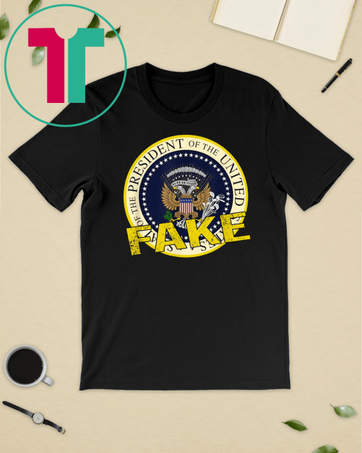 Fake Presidential Seal 45 Es Un Titere Puppet Trump T-Shirt One Term Donnie Merchandise Gift T-Shirt
