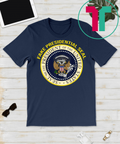 Fake Presidential Seal 45 Es Un Titere Puppet Trump T-Shirt