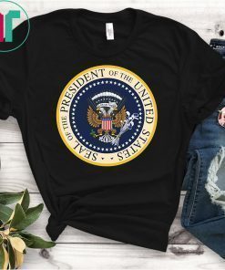 Fake Presidential Seal 45 Es Un Titere Puppet T-Shirt