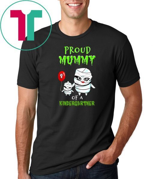 Proud Mummy Mom With Kid Halloween Of A Kindergarten T-Shirt