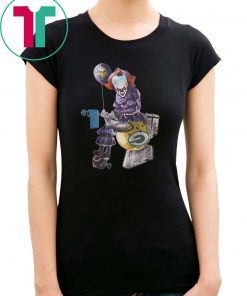 It pennywise minnesota vikings sitting on green bay packers shirt