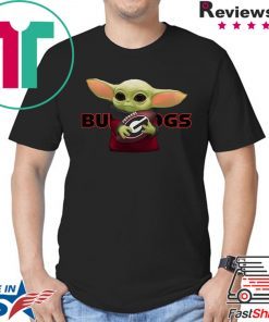 Baby Yoda Hug Georgia Bulldogs Shirt