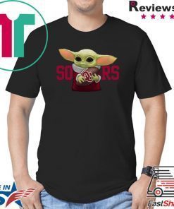 Baby Yoda Hug Oklahoma Sooners Shirt