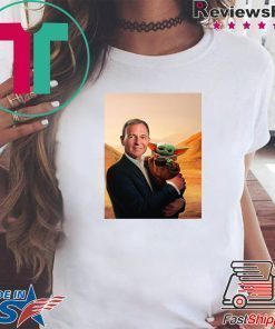 Baby Yoda Painting Bob Iger T-Shirt