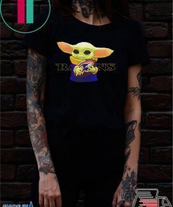 Baby Yoda hug Baltimore Ravens shirt