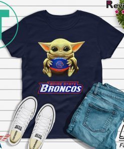 Baby Yoda hug Boise State Broncos shirt