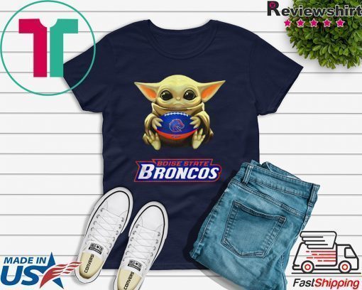 Baby Yoda hug Boise State Broncos shirt