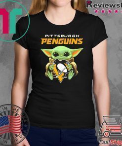 Baby Yoda hug Pittsburgh Penguins Tee Shirt