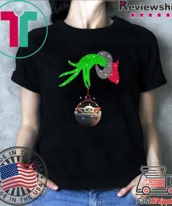 Grinch hand holding Baby Yoda shirt