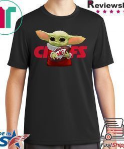 Star Wars Baby Yoda hug Kansas City Chiefs shirt