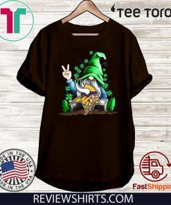 Gnomes Lucky St Patrick’s Day Hug Minnesota Vikings Shirt