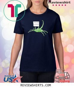 Hug Me I'm Irish Facehugger Alien Funny St. Patrick's day T-Shirt