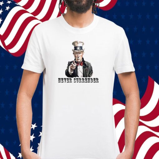 Never Surrender Trump Mugshot Art Design T-Shirt