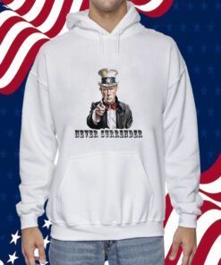 Never Surrender Trump Mugshot Art Design T-Shirt
