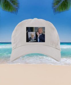 Trump 2024 Shows Off Trump Mugshot Never Surrender V-Neck T-Shirt