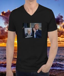 Trump 2024 Shows Off Trump Mugshot Never Surrender Hat Youth Mens T-Shirt