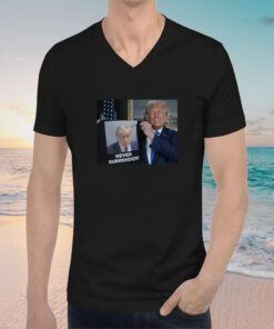 Trump 2024 Shows Off Trump Mugshot Never Surrender Unisex T-Shirt