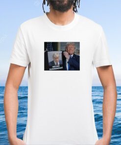 Trump 2024 Shows Off Trump Mugshot Never Surrender Womens T-Shirt