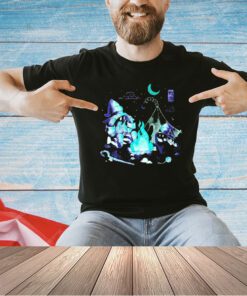 Black cat cozy campfire mage T-shirt