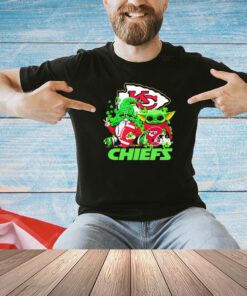 Kansas City Chiefs Baby Yoda Happy St.Patrick’s Day Shamrock T-Shirt