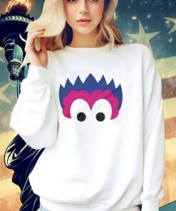 Phan Eyes Philadelphia Phillies shirt