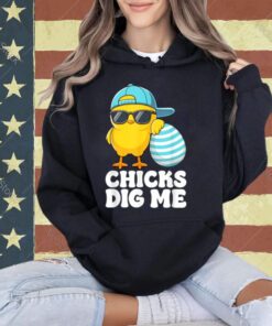 Chicks Dig Me Easter Toddler Boys Men Happy Easter Funny T-Shirt