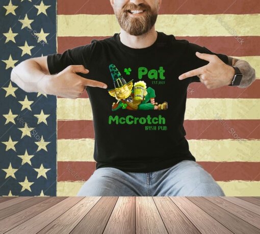 Pats Mccrotch Irish Pub Leprechaun Funny St Patricks Day Men T-Shirt