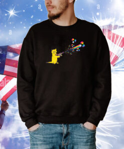 Gary the cat goes pew pew PRIDE! T-Shirt