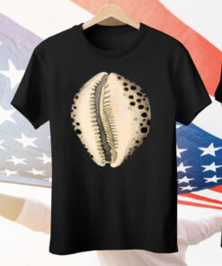 LEOPARD COWRY SHELL Tee Shirt