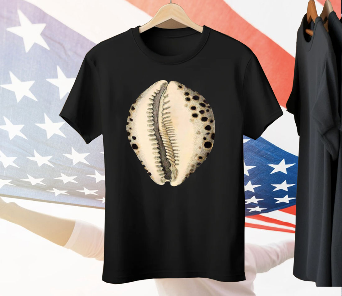 LEOPARD COWRY SHELL Tee Shirt