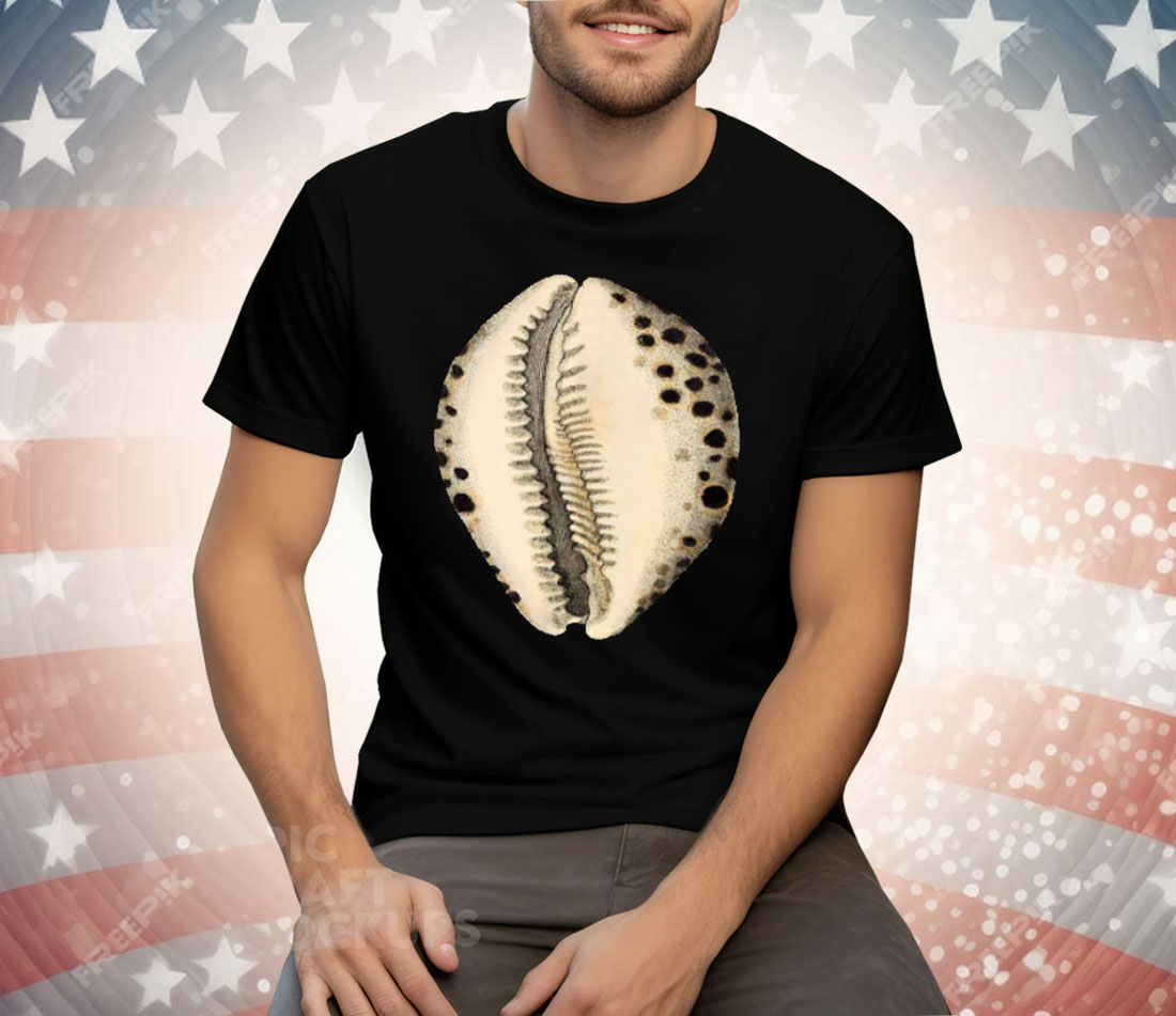 LEOPARD COWRY SHELL Tee Shirt